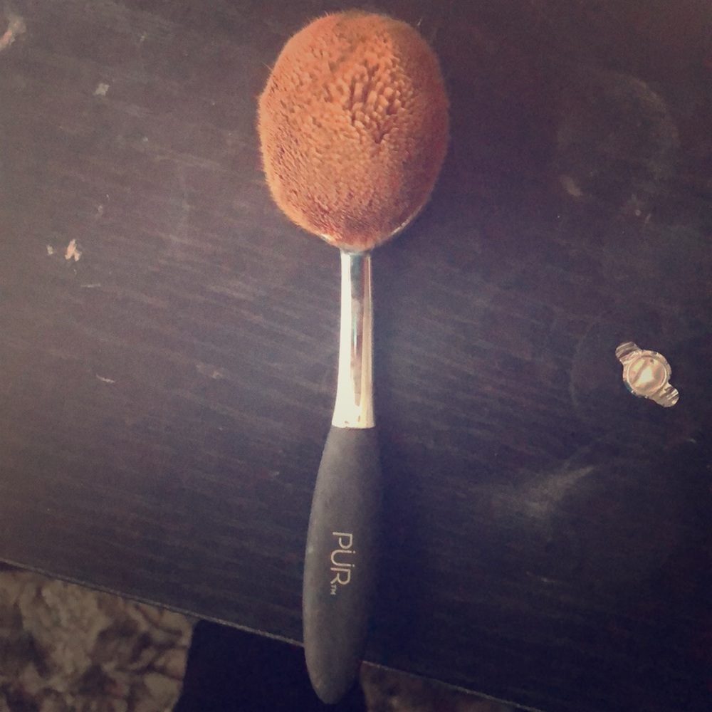 Pur foundation brush